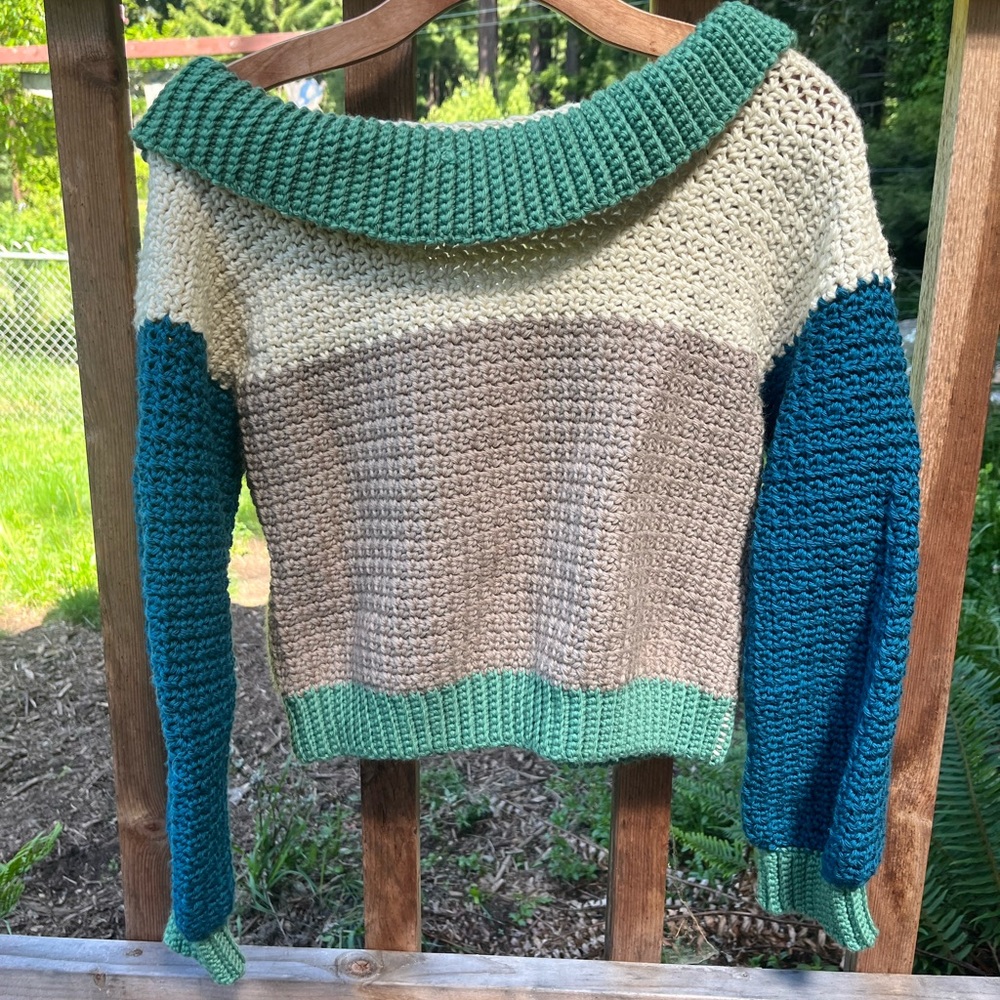 Colorblock Handmade Crocheted Sweater - Picture 4 of 4